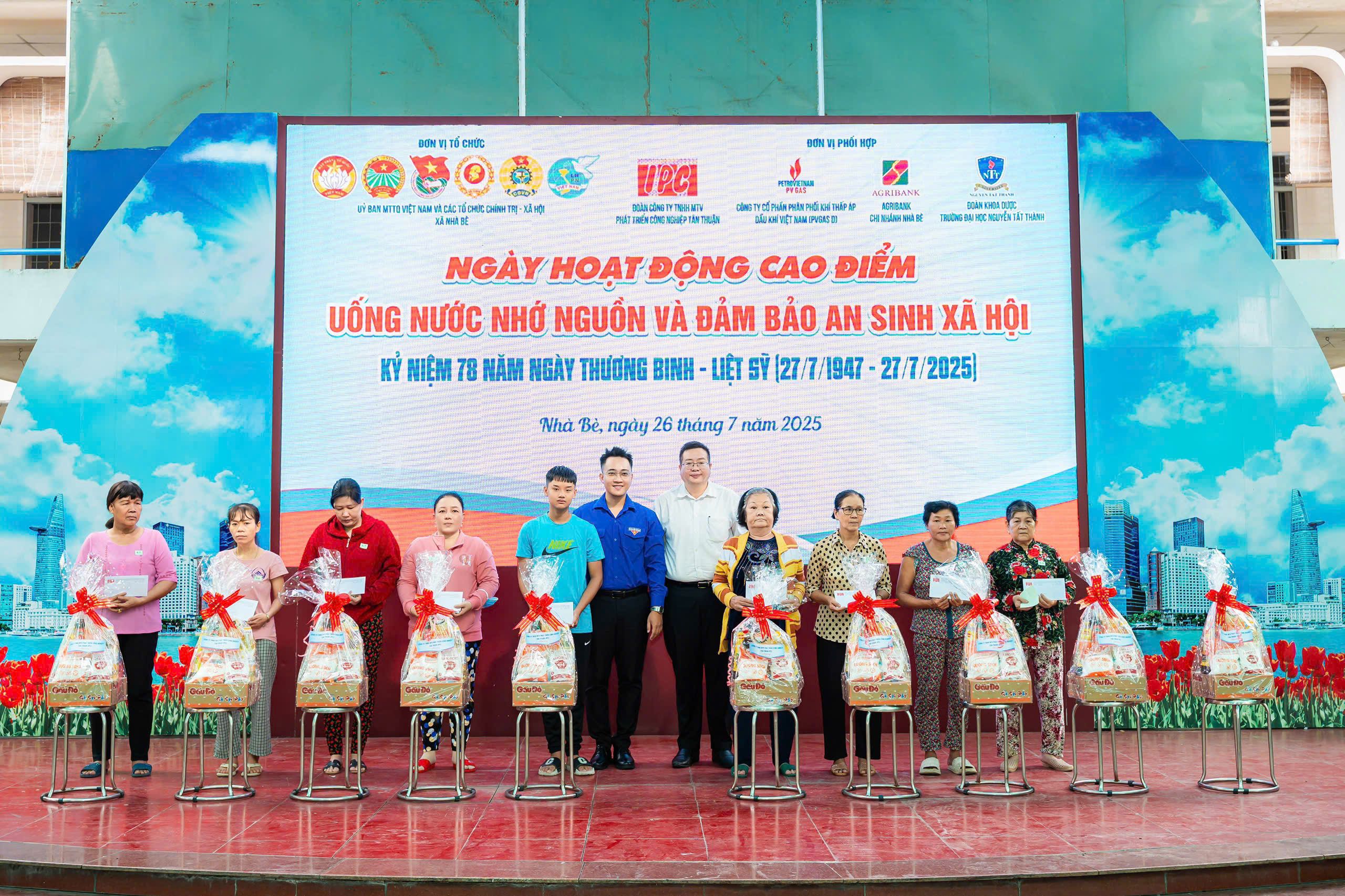 Đoàn kết, đoàn kết, đại đoàn kết