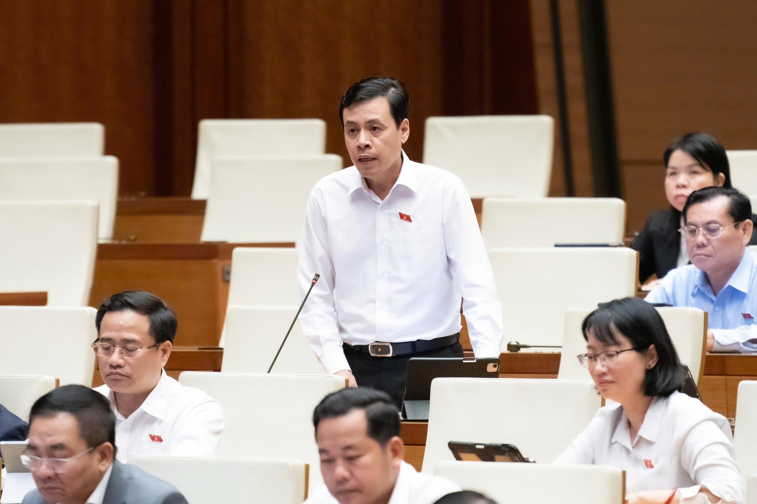 Đại biểu Trần Anh Tuấn: Số môn học nhiều gấp đôi các nước, nên giảm để HSSV 'còn hấp thụ'