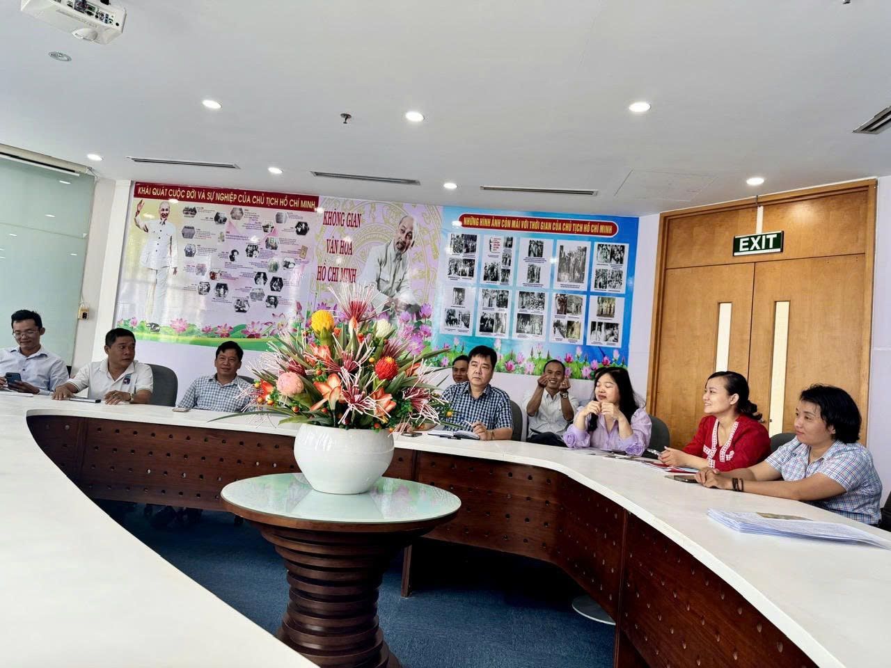 Chuyên đề học tập Hồ Chí Minh “Phải biết quan tâm mọi người hơn”