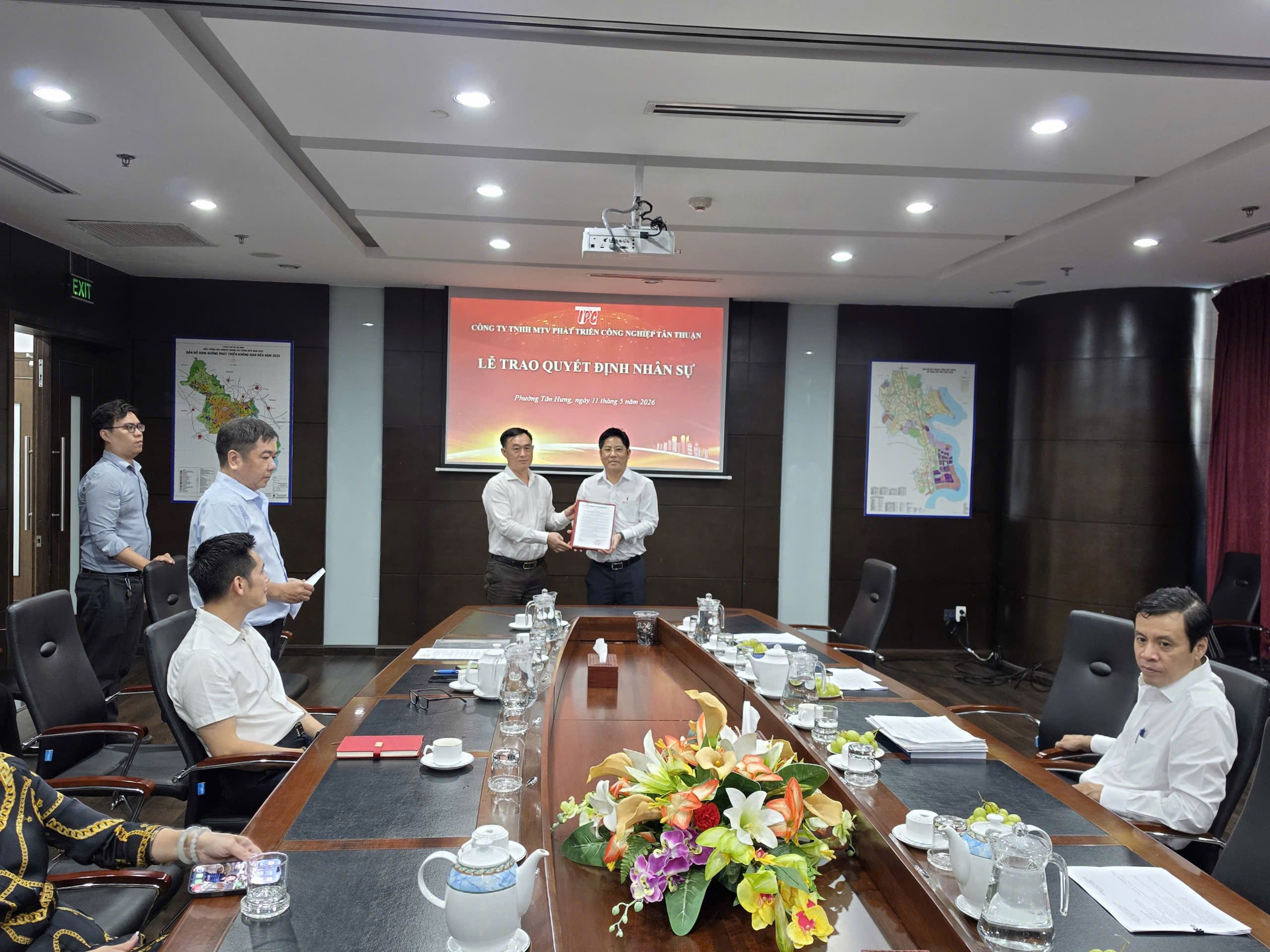 LỄ CÔNG BỐ QUYẾT ĐỊNH ĐIỀU ĐỘNG BỔ NHIỆM TRƯỞNG PHÒNG QUẢN LÝ ĐẦU TƯ DỰ ÁN