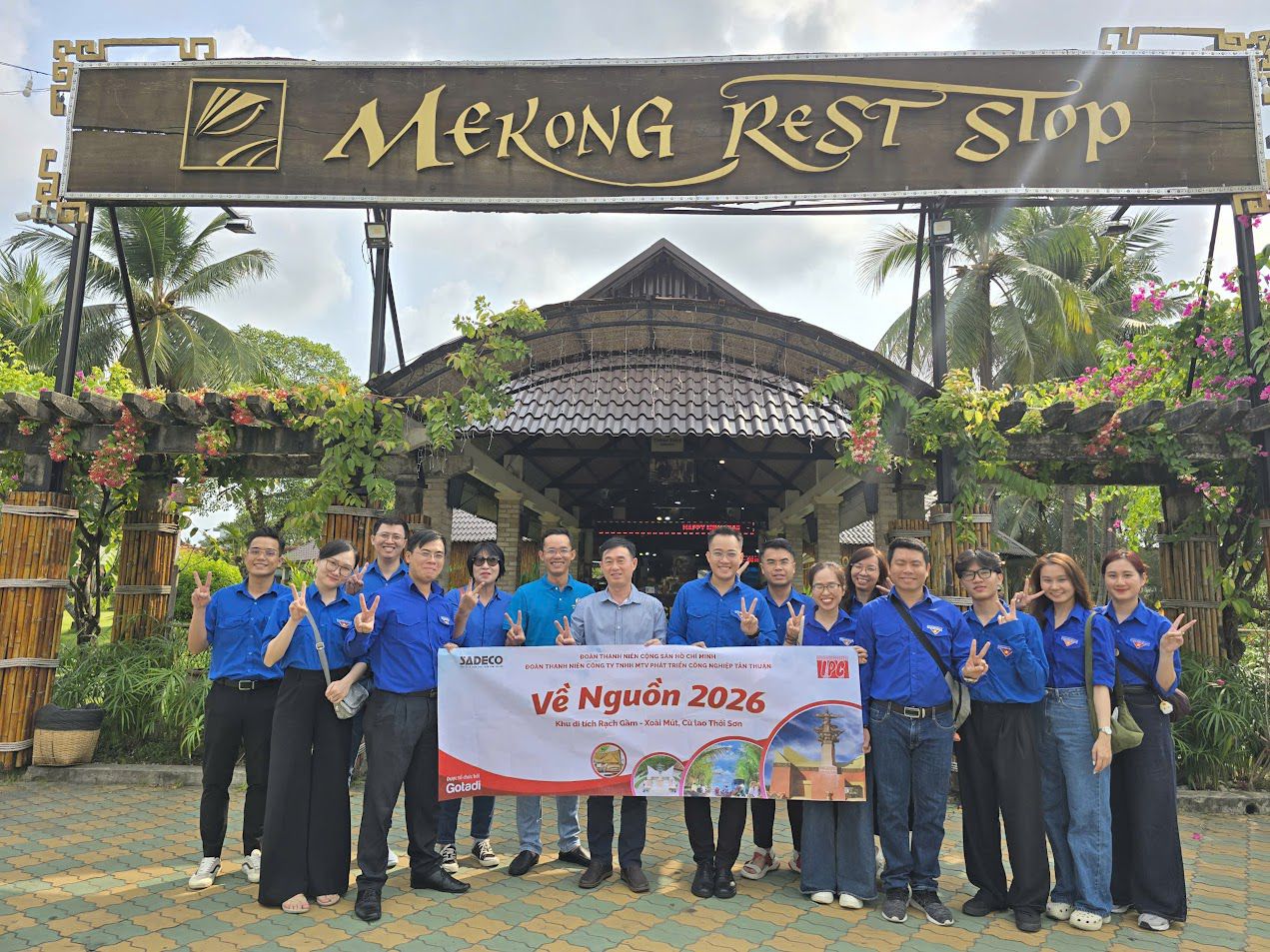 ĐOÀN THANH NIÊN CÔNG TY TNHH MTV PHÁT TRIỂN CÔNG NGHIỆP TÂN THUẬN VỀ NGUỒN TẠI DI TÍCH LỊCH SỬ ĐỊA ĐIỂM CHIẾN THẮNG RẠCH GẦM - XOÀI MÚT -  DI TÍCH QUỐC GIA ĐẶC BIỆT