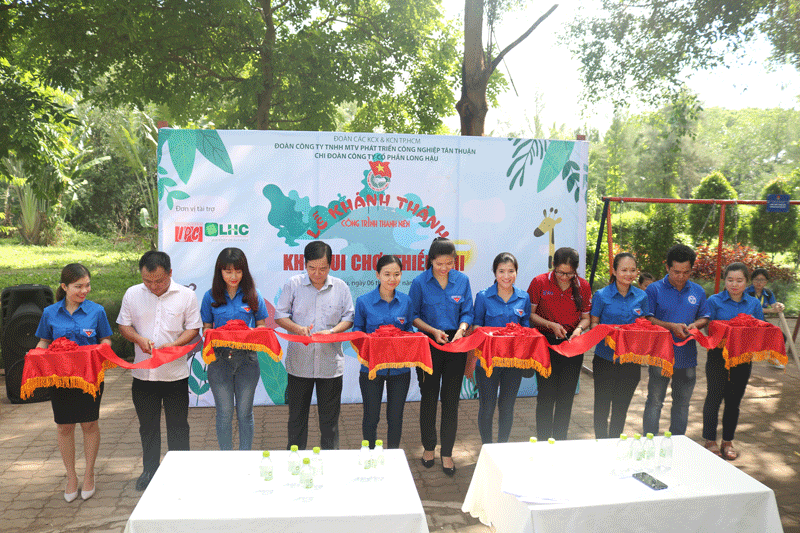 KHÁNH THÀNH KHU VUI CHƠI THIẾU NHI TẠI KHU LƯU TRÚ CÔNG NHÂN LONG HẬU VÀ KHU LƯU TRÚ CÔNG NHÂN HIỆP PHƯỚC
